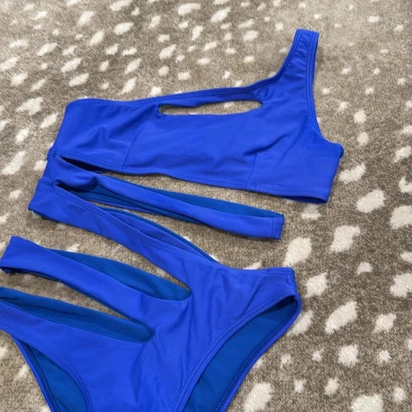 Norboe Blue One-Shoulder Cutout Swimsuit. Size S - Picture 4 of 14